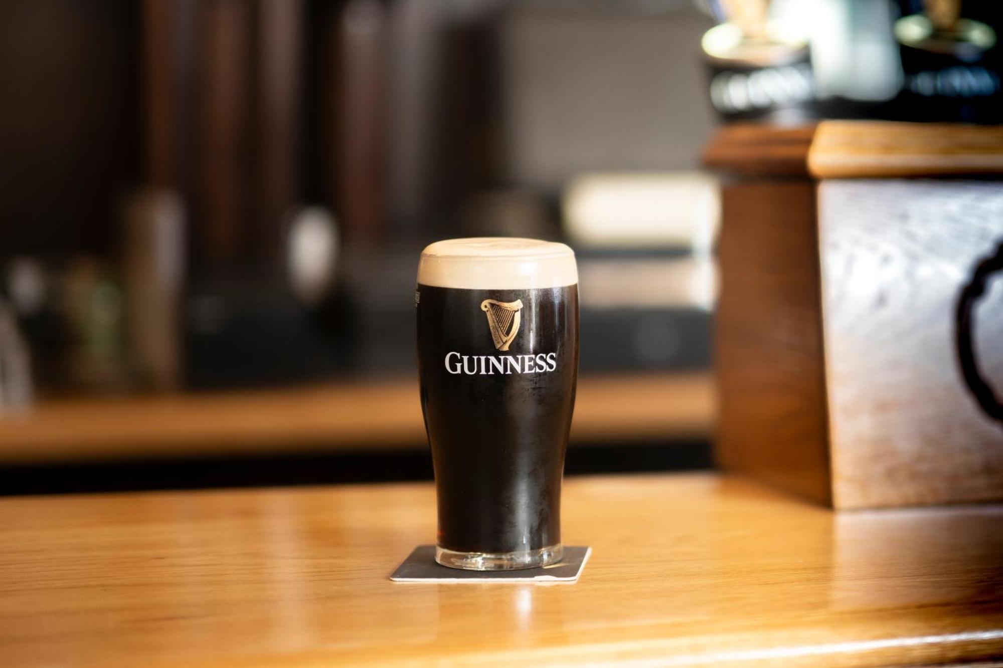 Killarney Court Hotel Bagian luar foto