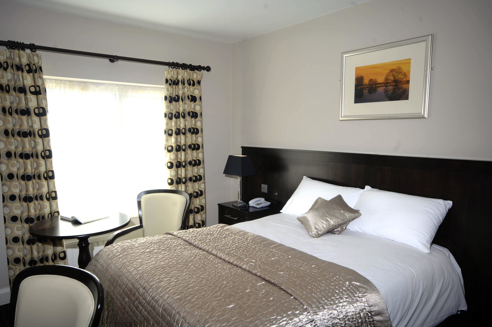 Killarney Court Hotel Bagian luar foto