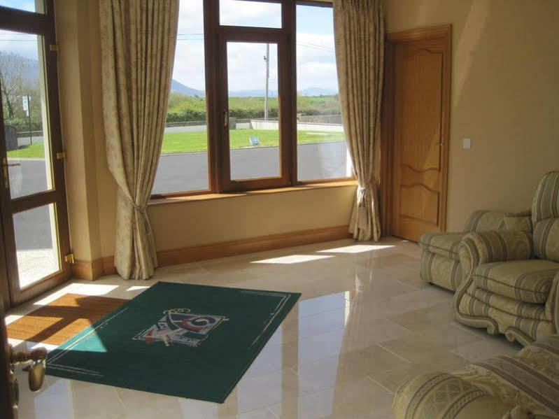 Killarney Court Hotel Bagian luar foto